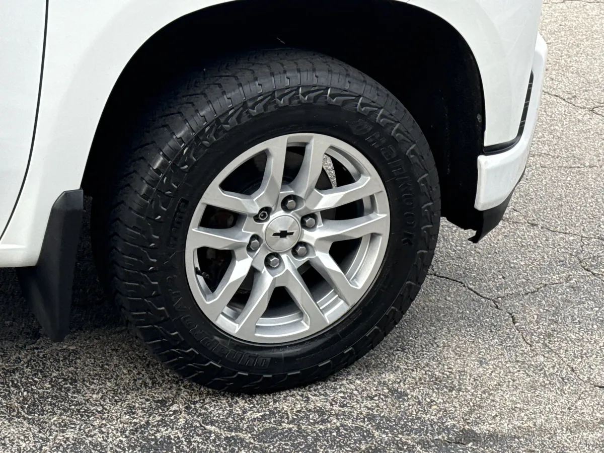 2019 Chevrolet Silverado 1500 RST thumbnail 6