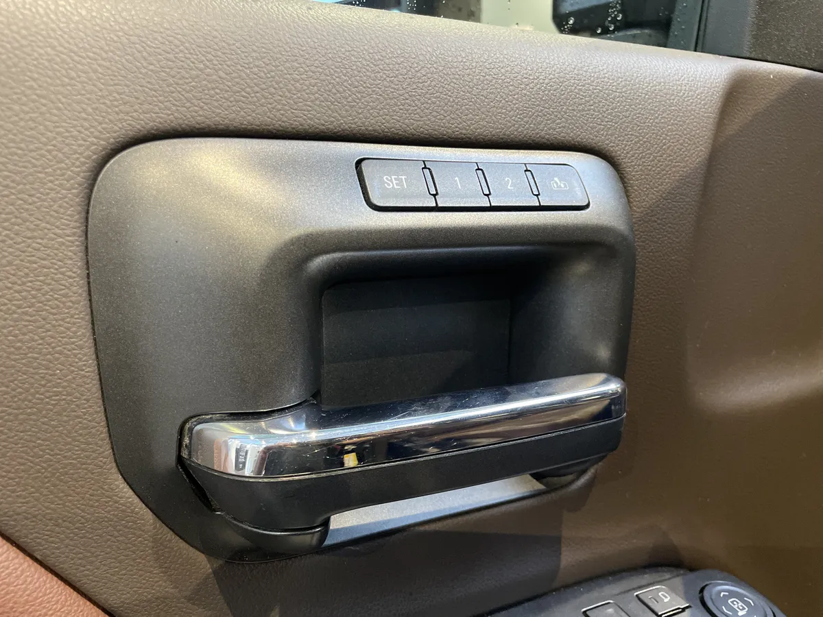 2019 Chevrolet Silverado 2500HD High Country thumbnail 15