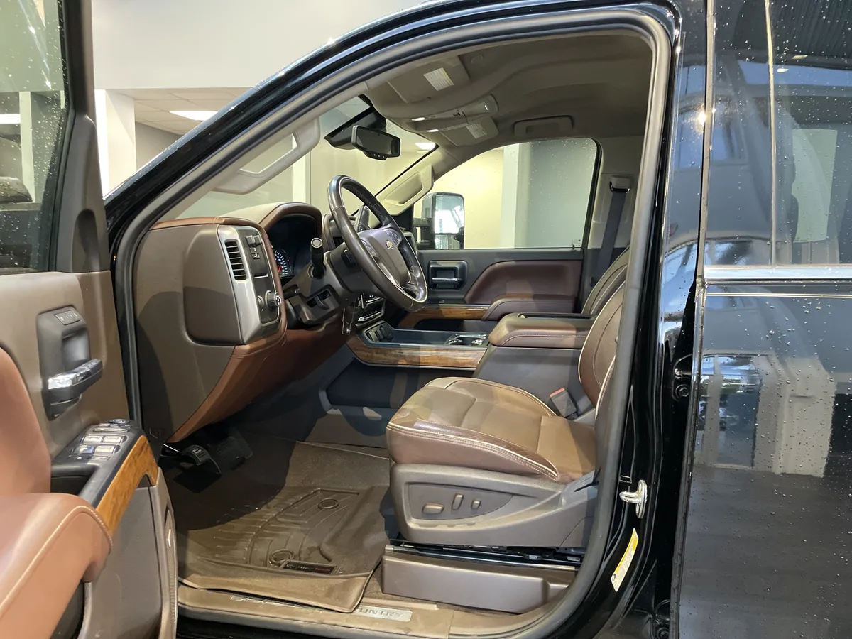 2019 Chevrolet Silverado 2500HD High Country thumbnail 17
