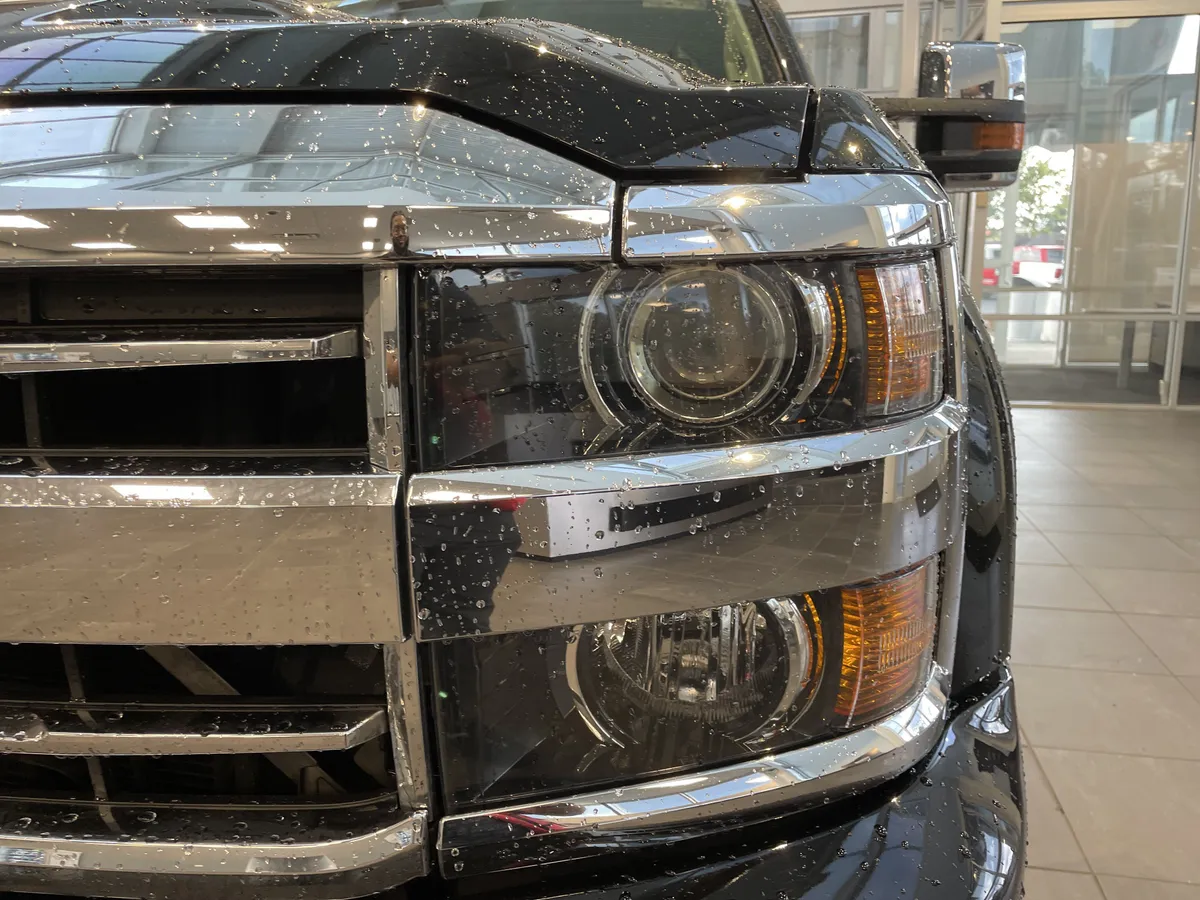 2019 Chevrolet Silverado 2500HD High Country thumbnail 4