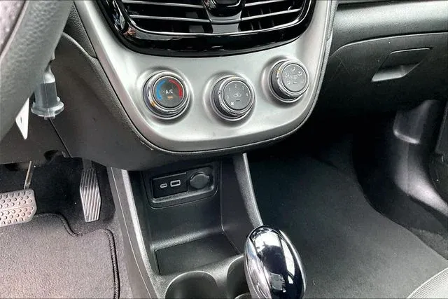 2019 Chevrolet Spark LS thumbnail 22