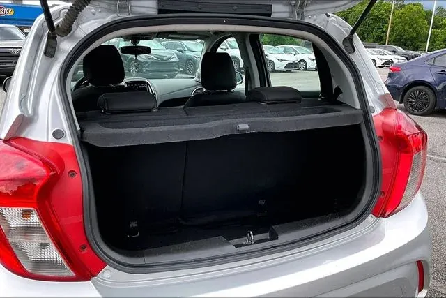 2019 Chevrolet Spark LS thumbnail 27
