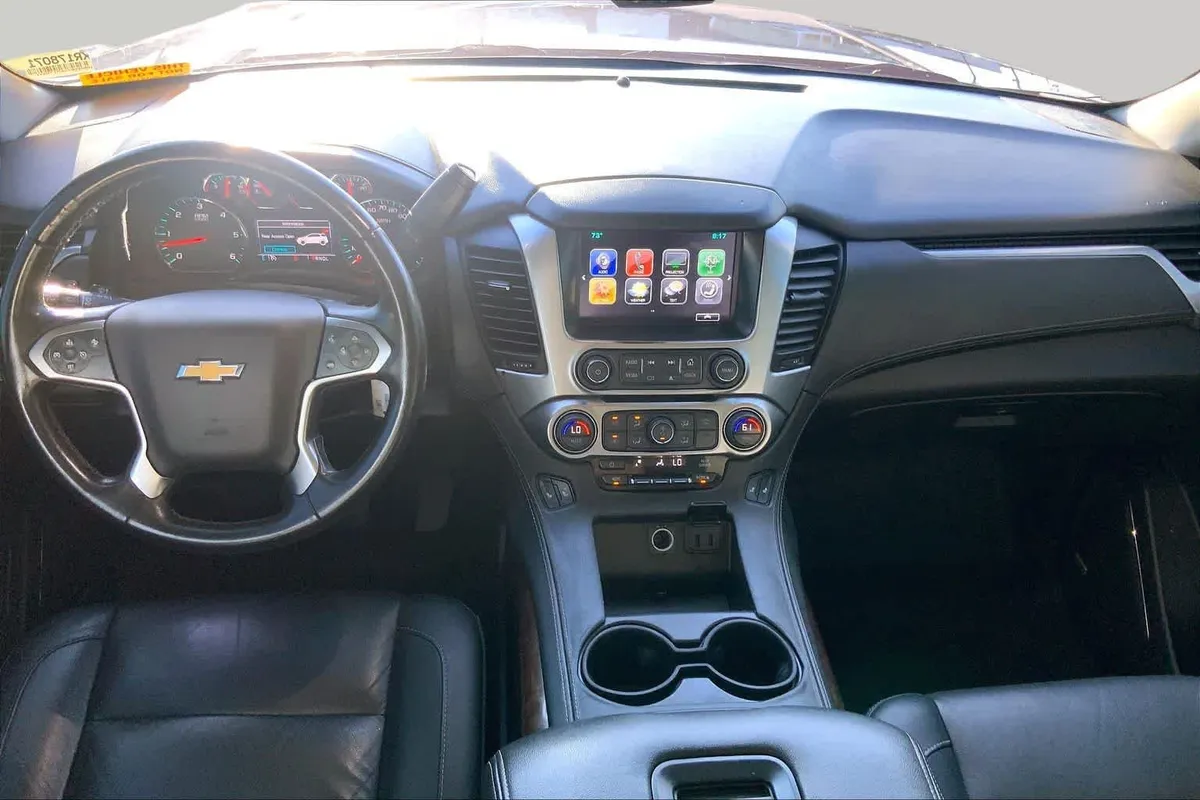 2019 Chevrolet Suburban LT thumbnail 15