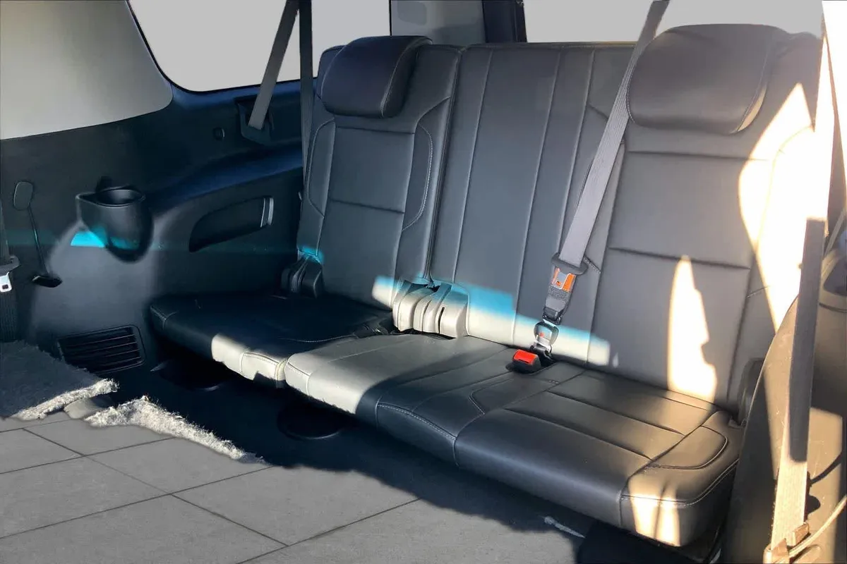 2019 Chevrolet Suburban LT thumbnail 20