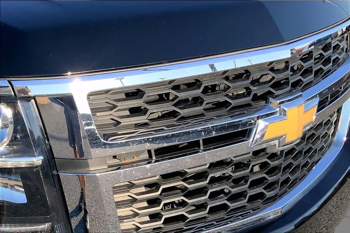 2019 Chevrolet Suburban LT thumbnail 29