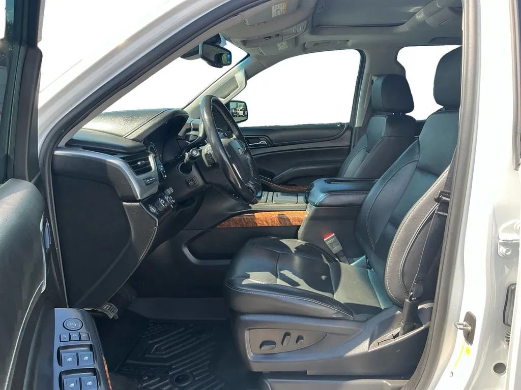 2019 Chevrolet Suburban Premier thumbnail 14