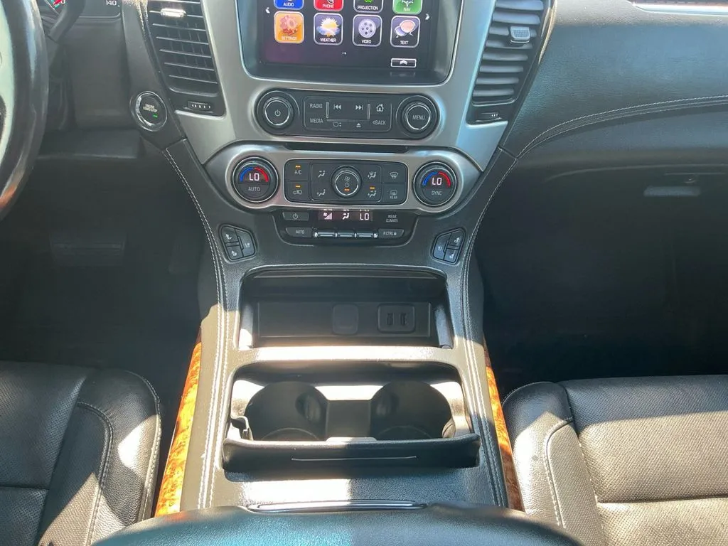 2019 Chevrolet Suburban Premier thumbnail 20