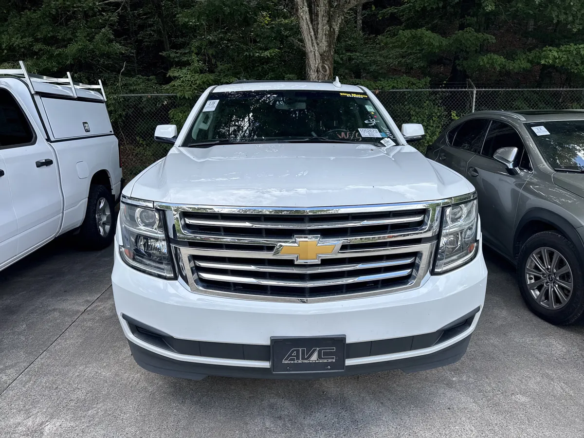 2019 Chevrolet Tahoe LS thumbnail 2