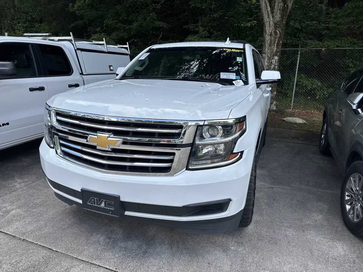 2019 Chevrolet Tahoe LS thumbnail 3