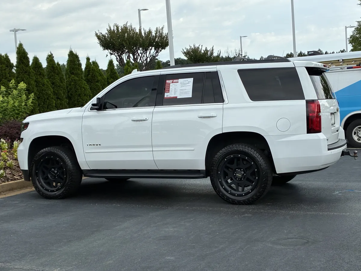 2019 Chevrolet Tahoe LS thumbnail 15