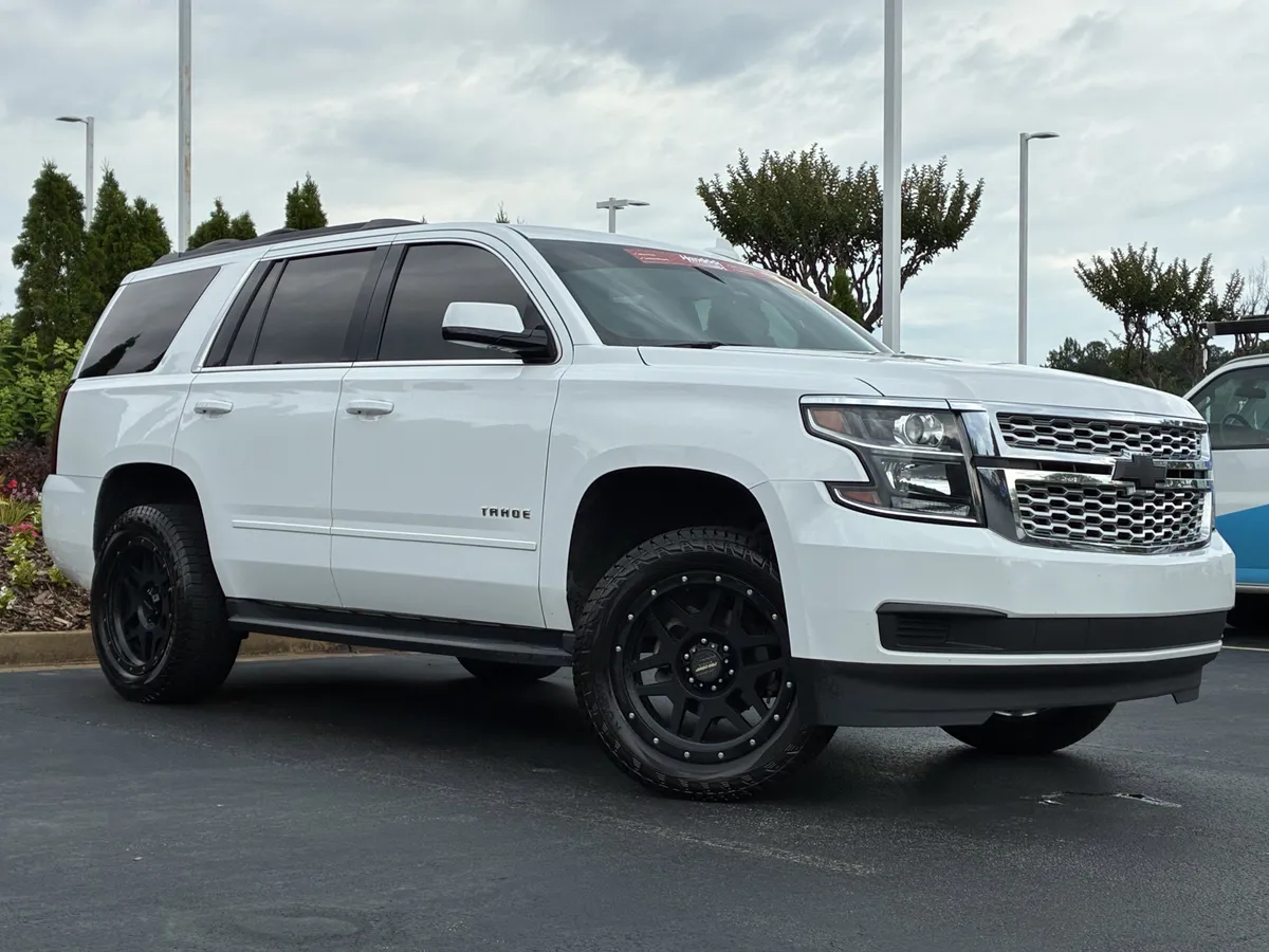 2019 Chevrolet Tahoe LS thumbnail 2