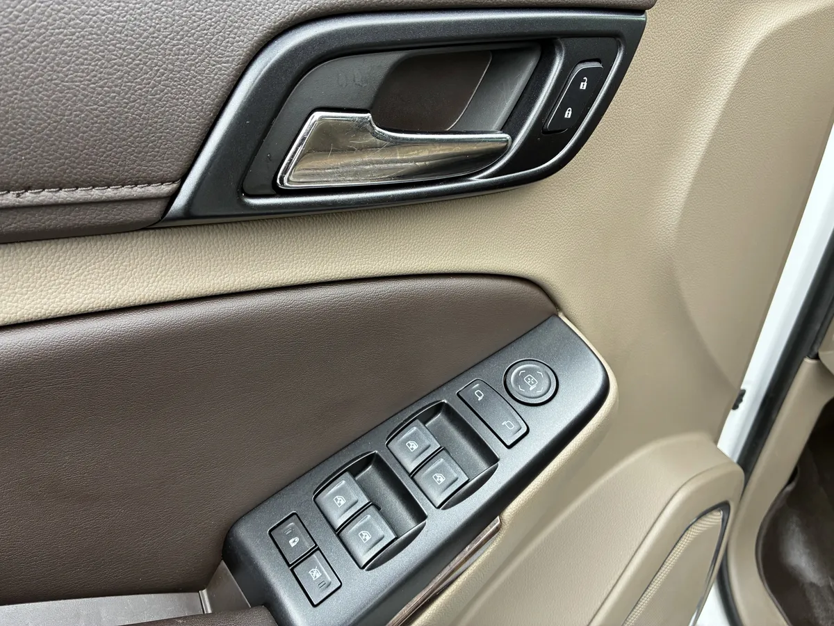 2019 Chevrolet Tahoe LS thumbnail 32