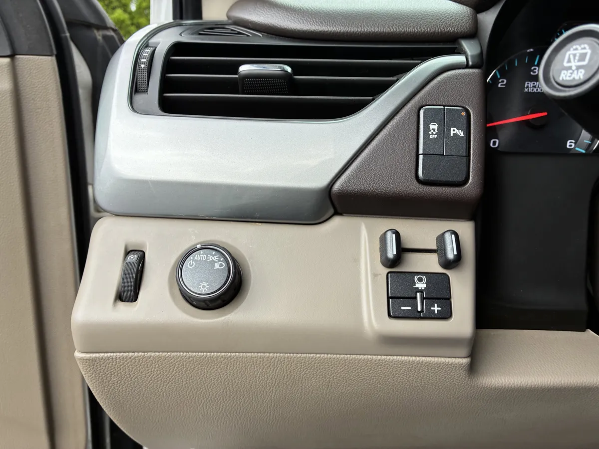 2019 Chevrolet Tahoe LS thumbnail 34