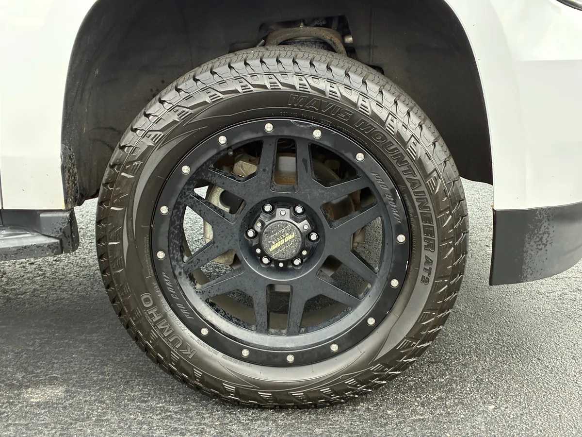 2019 Chevrolet Tahoe LS thumbnail 9