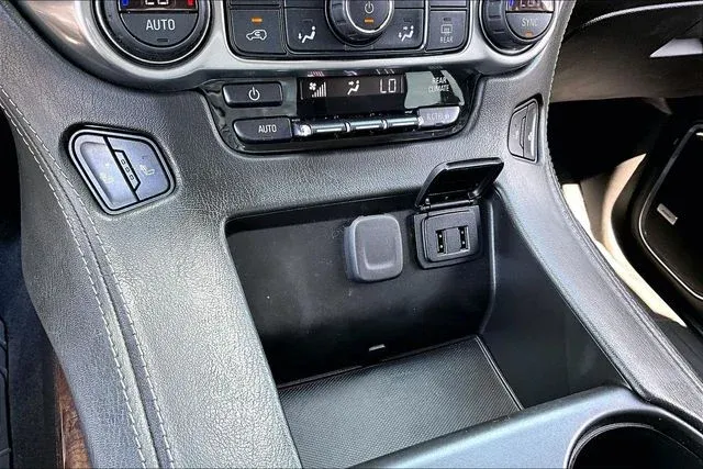 2019 Chevrolet Tahoe LT thumbnail 24