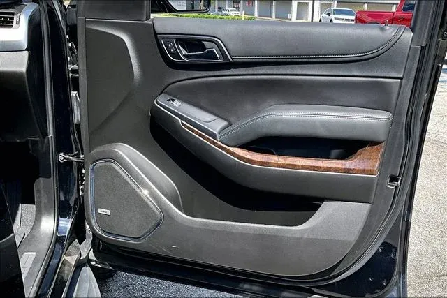 2019 Chevrolet Tahoe LT thumbnail 25