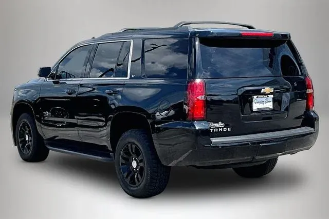 2019 Chevrolet Tahoe LT thumbnail 4