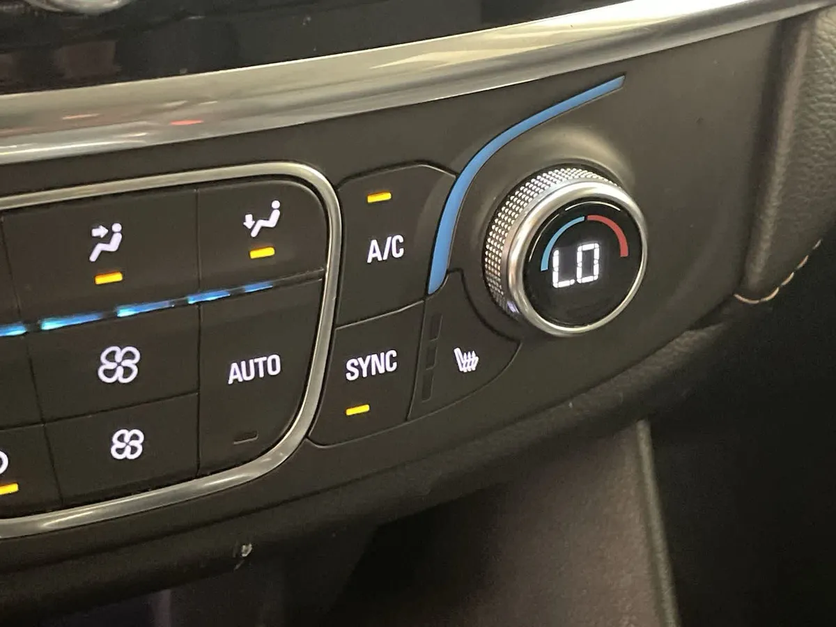 2019 Chevrolet Traverse LT Leather thumbnail 6