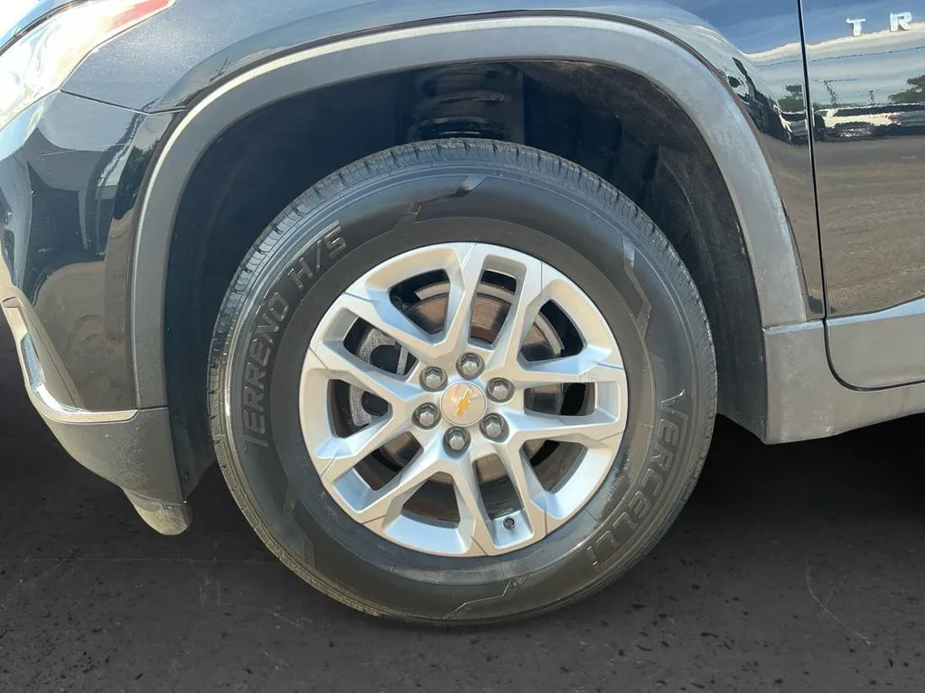 2019 Chevrolet Traverse LT thumbnail 13