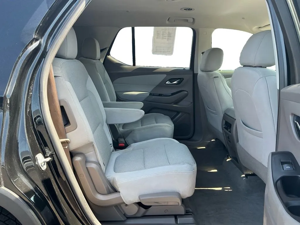 2019 Chevrolet Traverse LT thumbnail 23