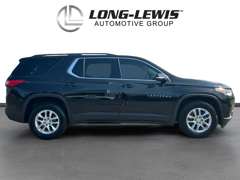 2019 Chevrolet Traverse LT thumbnail 8