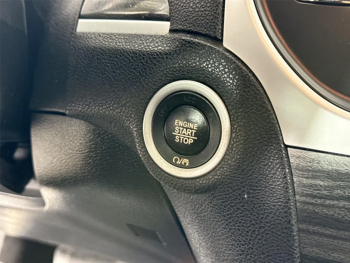 2019 Chrysler 300 Touring thumbnail 20
