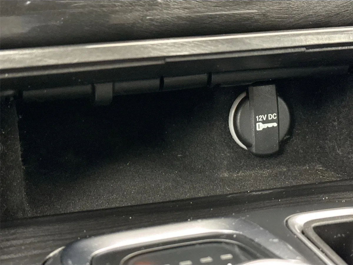 2019 Chrysler 300 Touring thumbnail 25