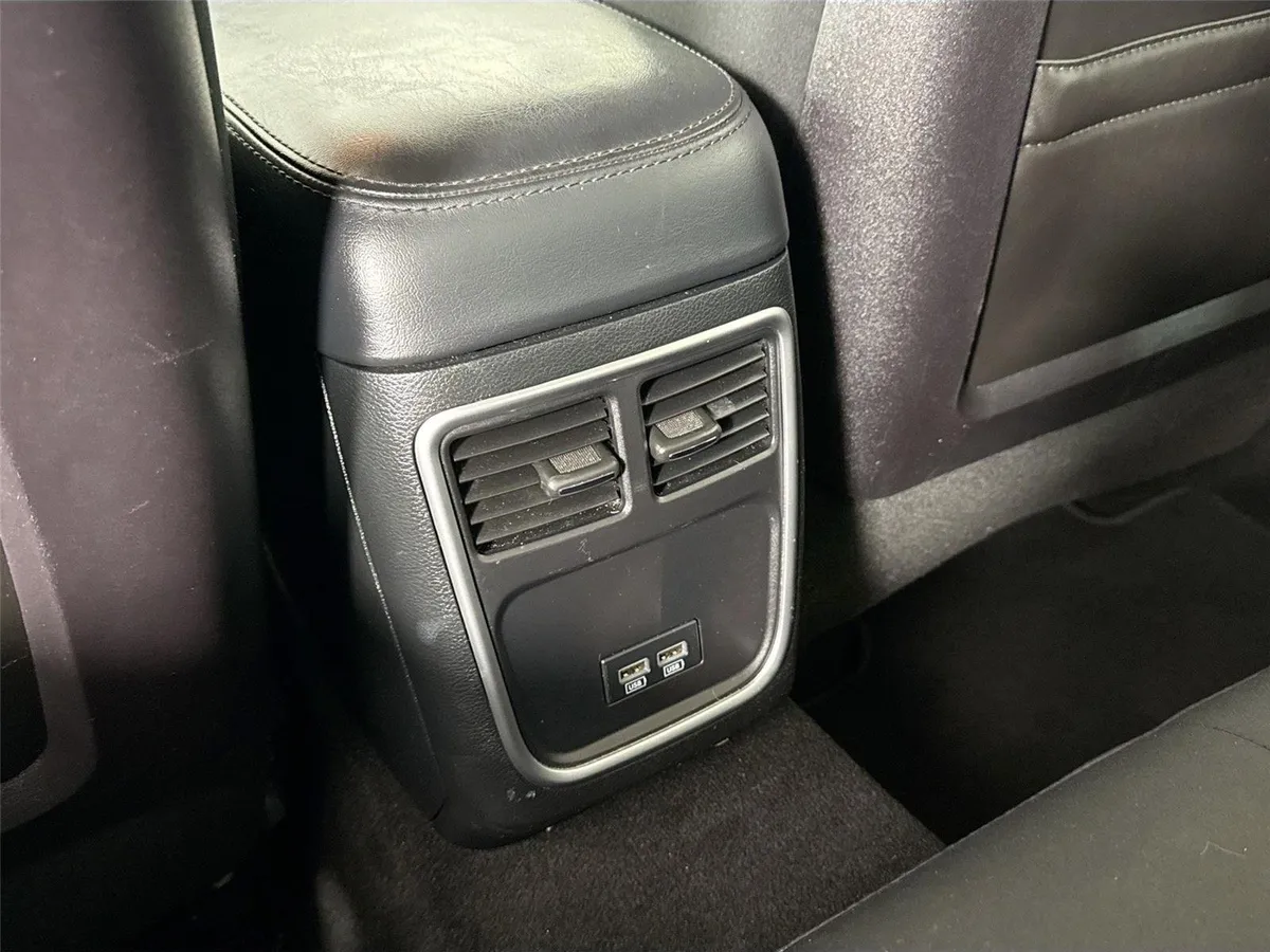 2019 Chrysler 300 Touring thumbnail 35