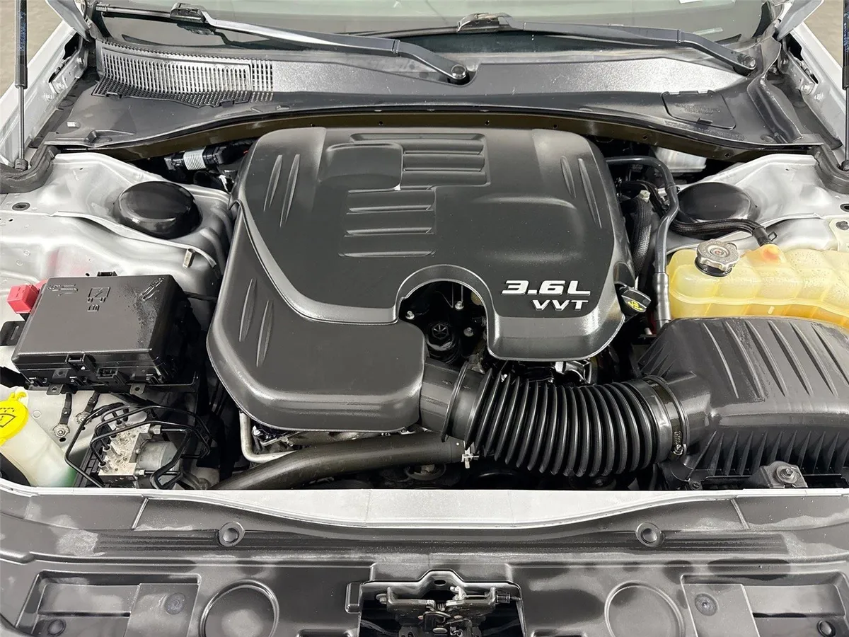 2019 Chrysler 300 Touring thumbnail 44