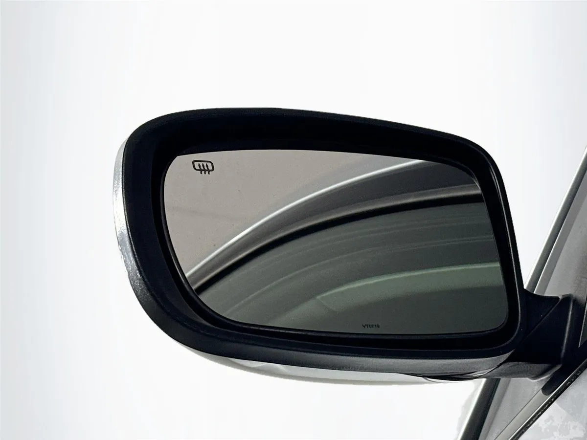 2019 Chrysler 300 Touring thumbnail 5
