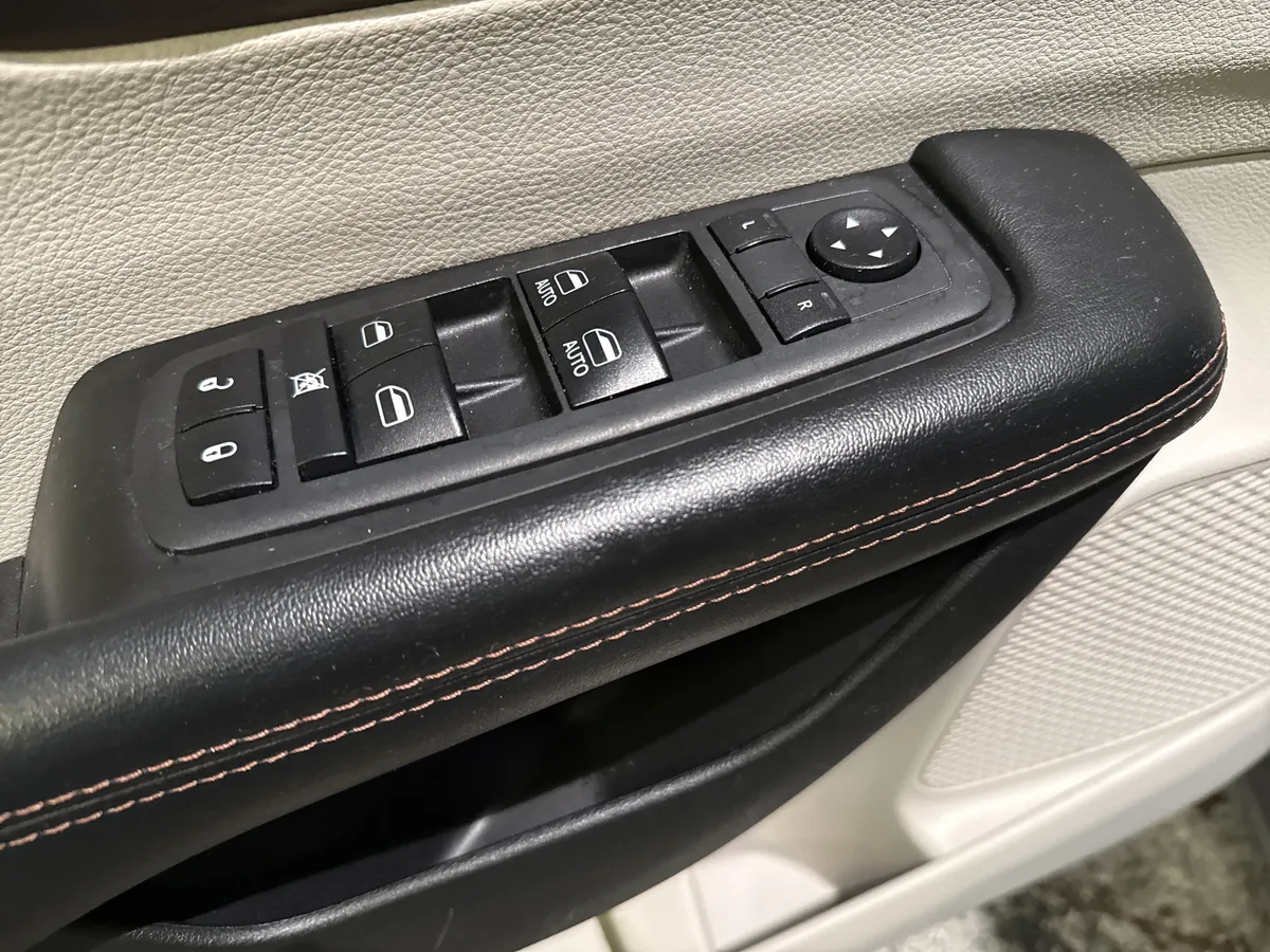2019 Chrysler Pacifica L thumbnail 14