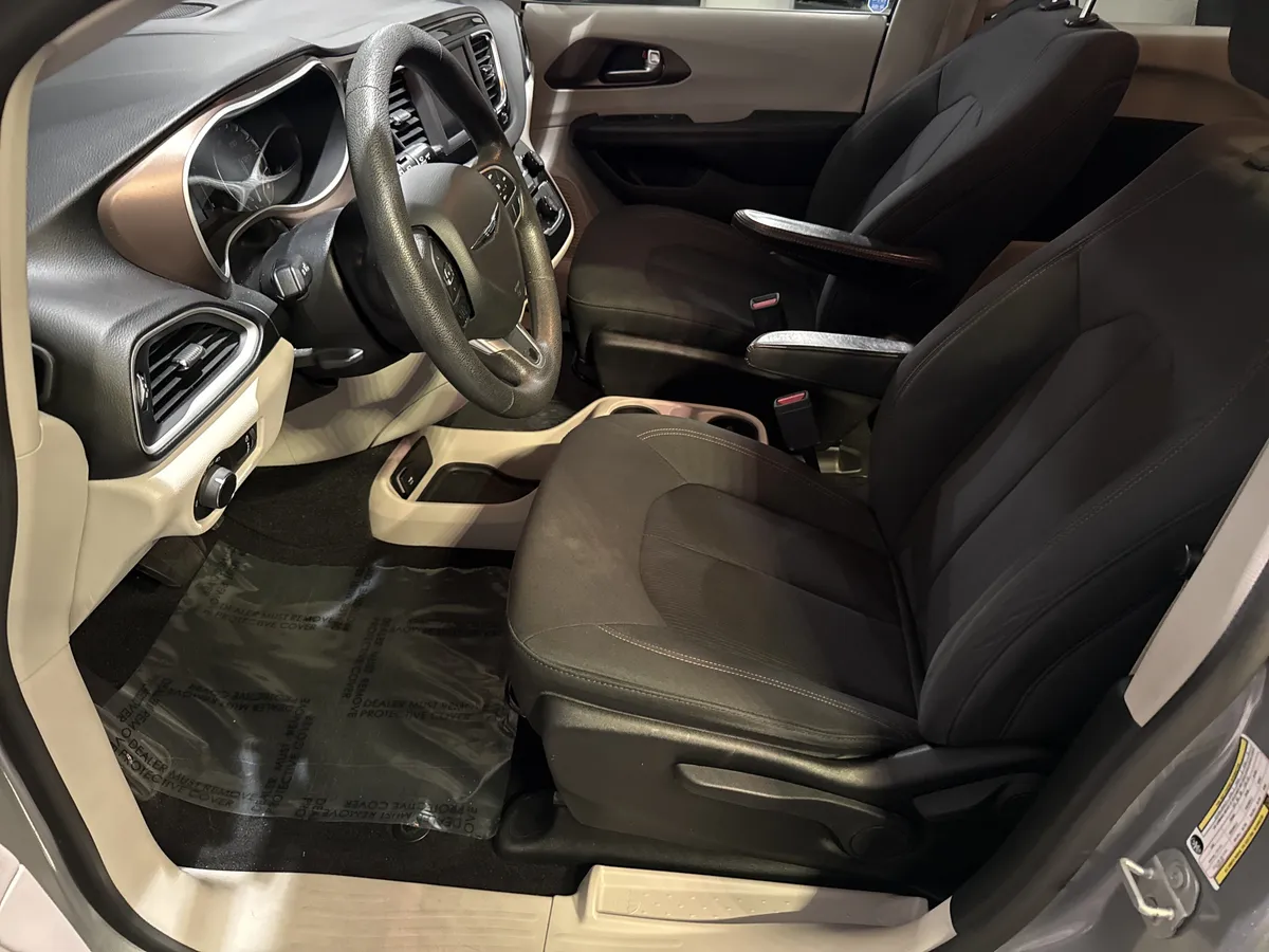 2019 Chrysler Pacifica L thumbnail 15