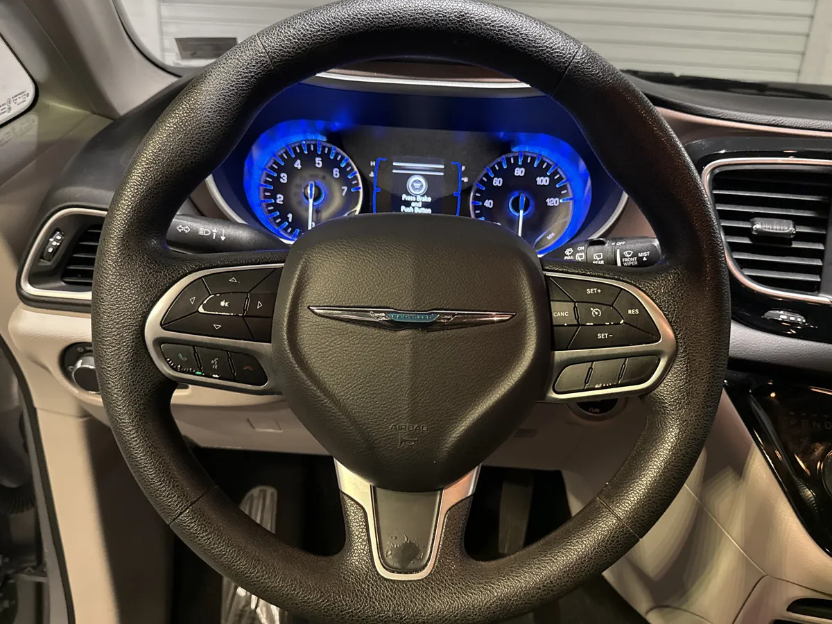 2019 Chrysler Pacifica L thumbnail 17