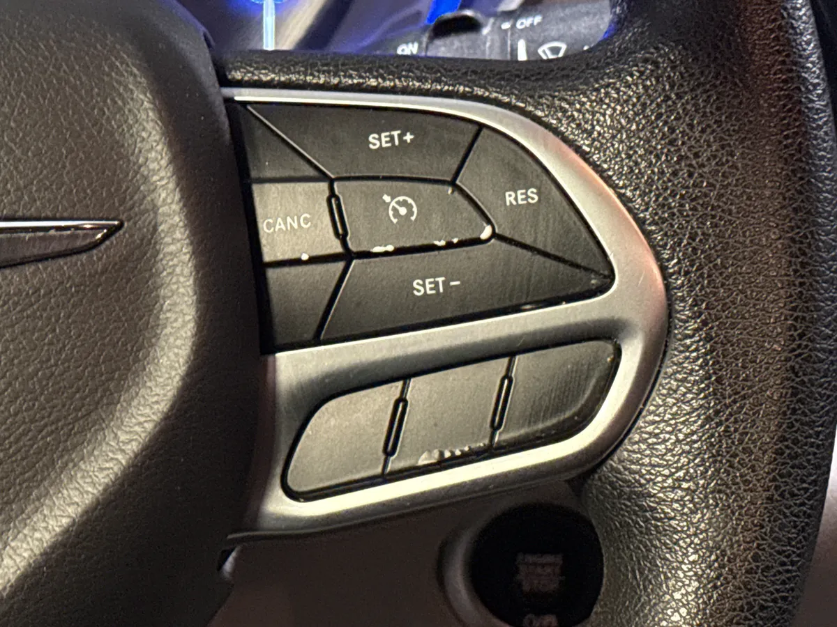 2019 Chrysler Pacifica L thumbnail 19