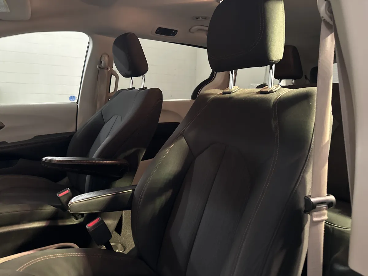 2019 Chrysler Pacifica L thumbnail 27
