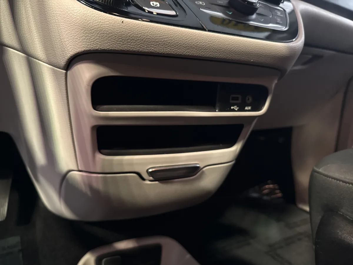 2019 Chrysler Pacifica L thumbnail 33
