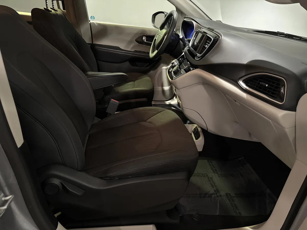 2019 Chrysler Pacifica L thumbnail 34