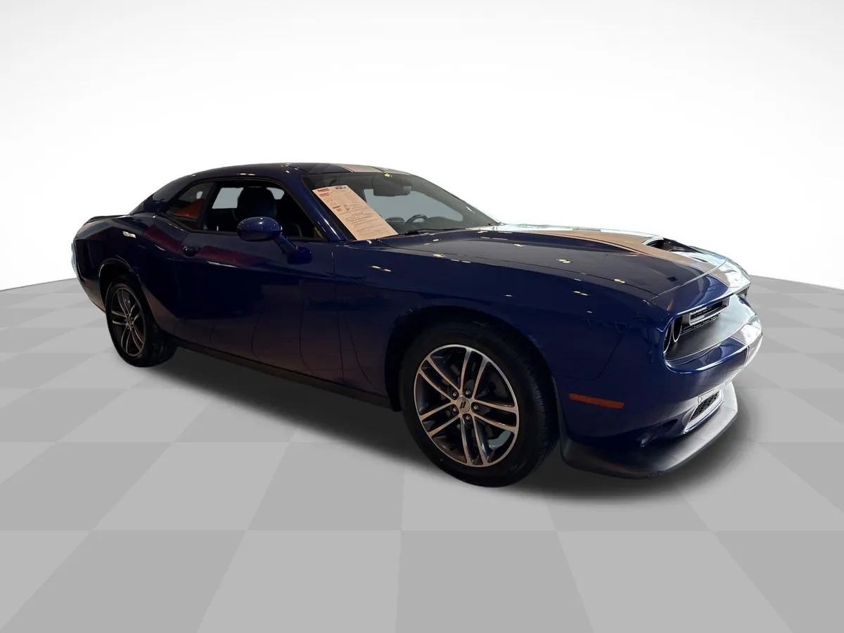 2019 Dodge Challenger GT AWD thumbnail 4