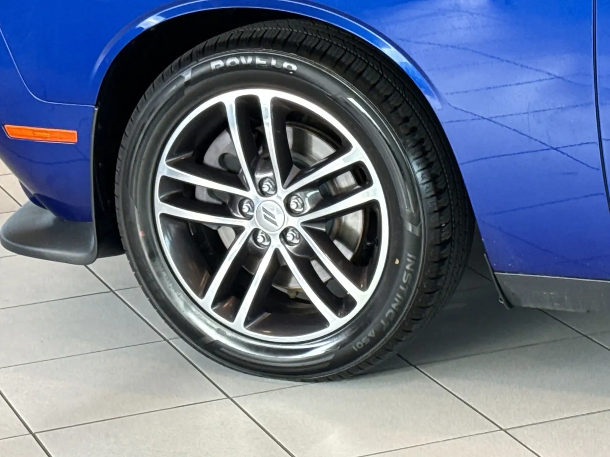 2019 Dodge Challenger GT AWD thumbnail 7