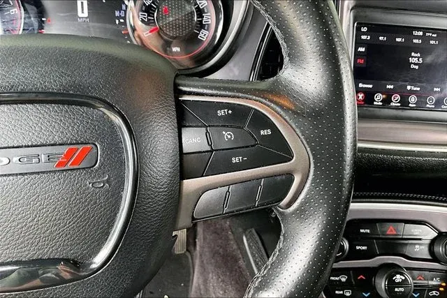 2019 Dodge Challenger SXT thumbnail 11