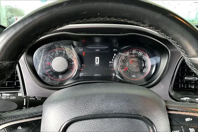 2019 Dodge Challenger SXT thumbnail 12