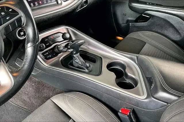 2019 Dodge Challenger SXT thumbnail 15