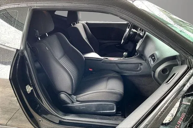 2019 Dodge Challenger SXT thumbnail 26