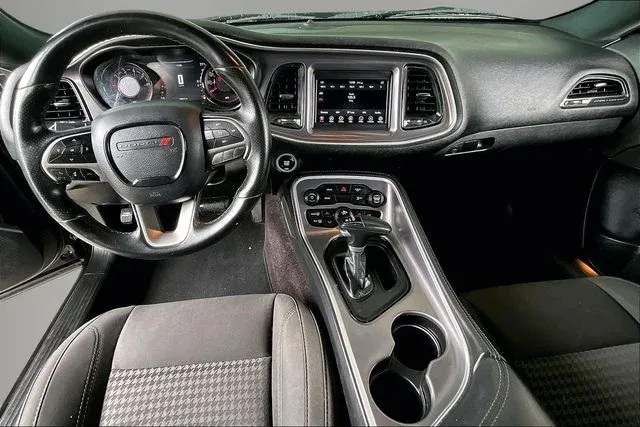 2019 Dodge Challenger SXT thumbnail 7