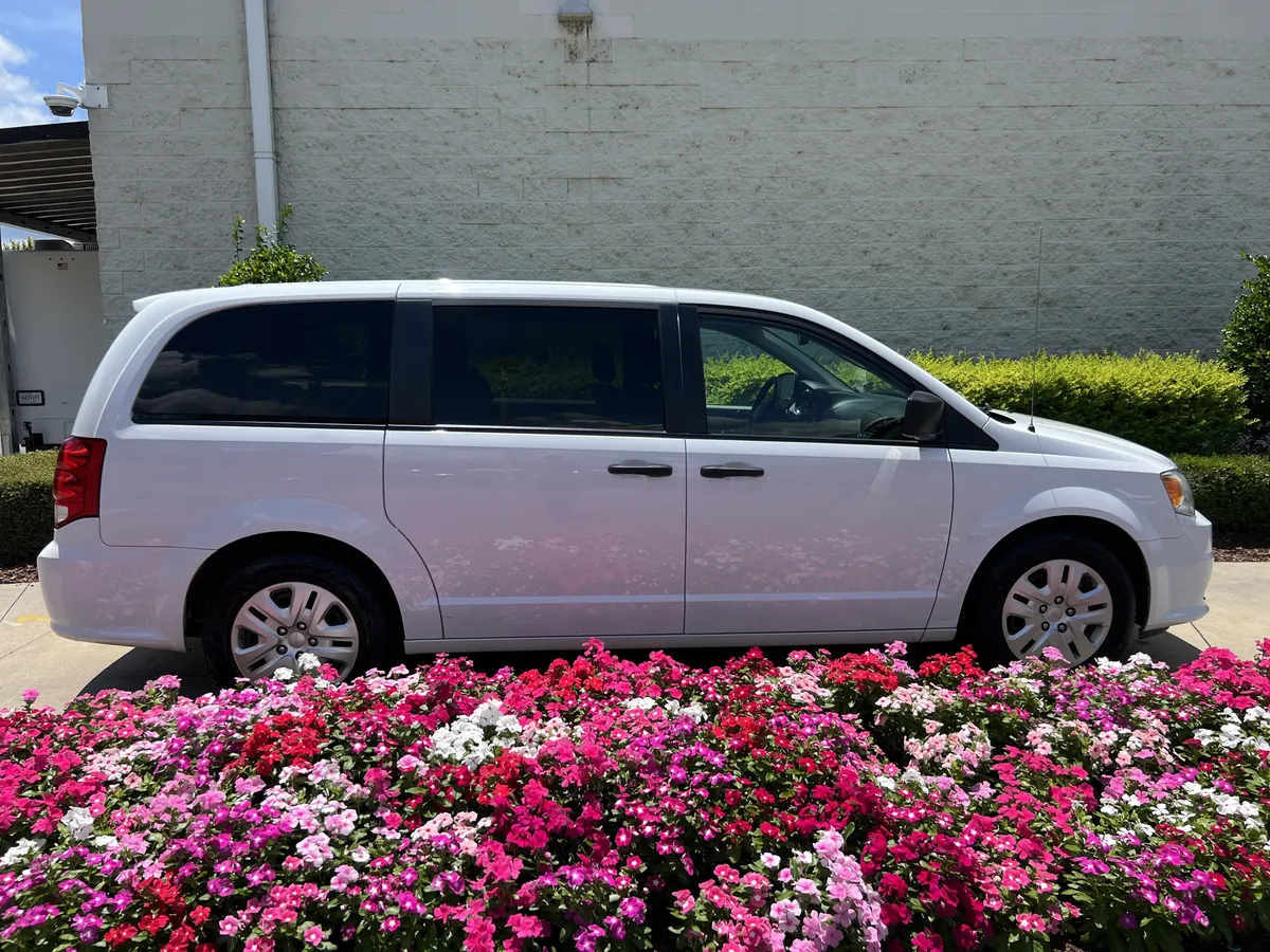 2019 Dodge Grand Caravan SE thumbnail 10