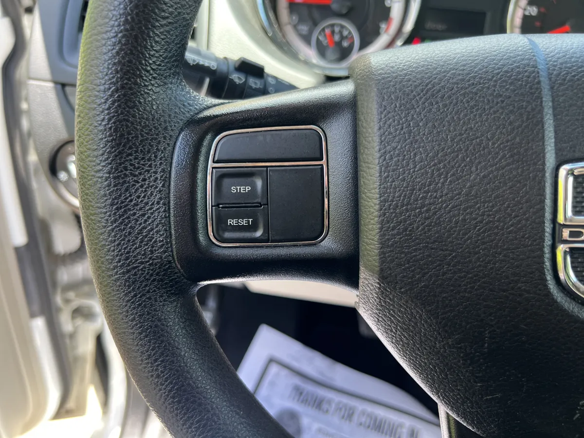 2019 Dodge Grand Caravan SE thumbnail 18