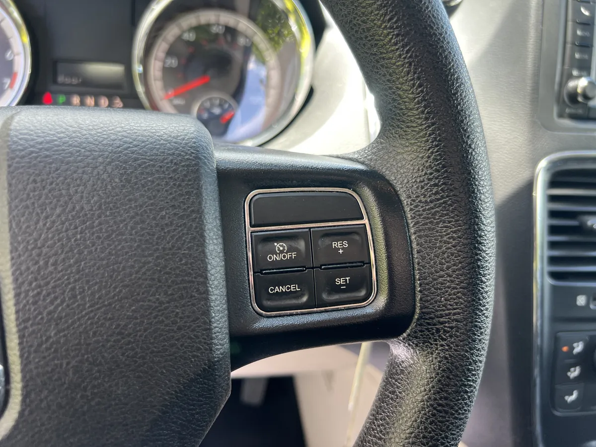 2019 Dodge Grand Caravan SE thumbnail 19