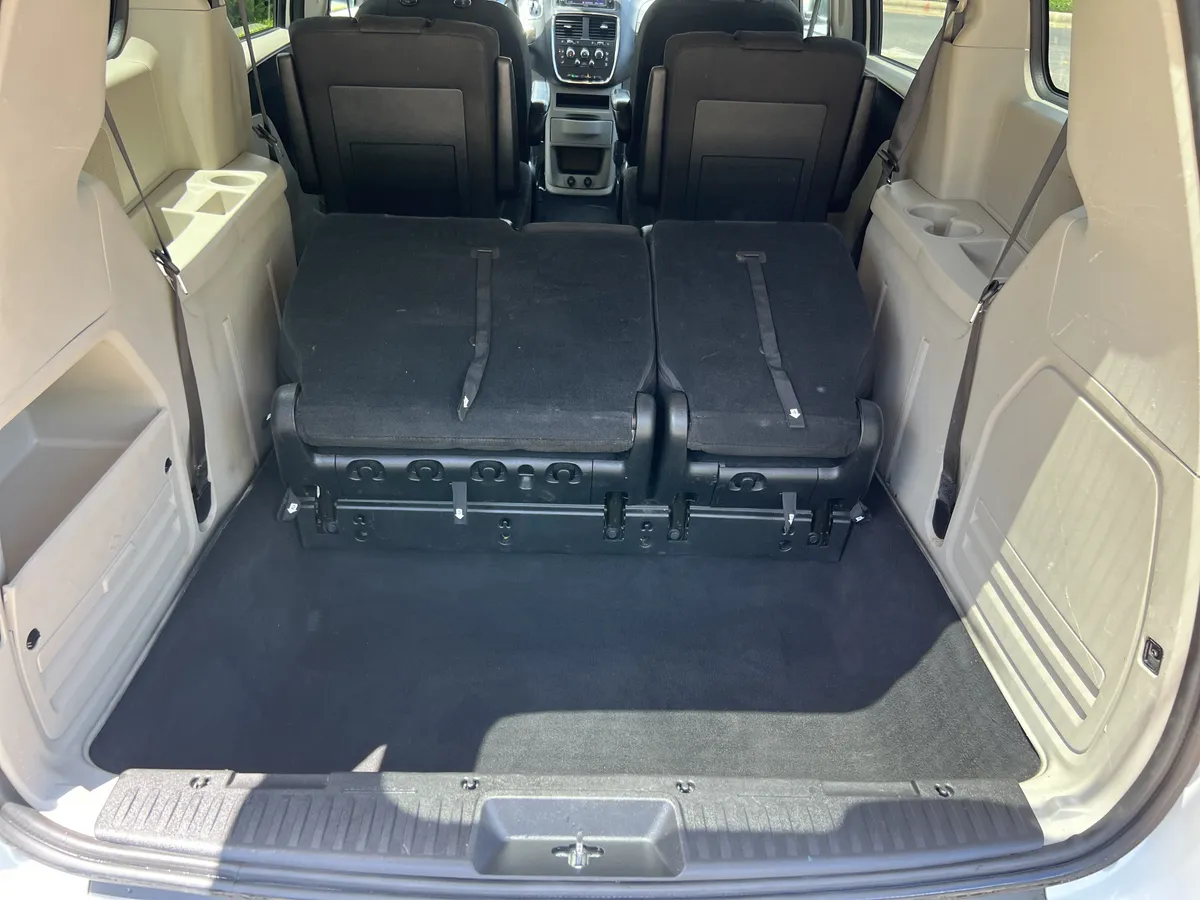 2019 Dodge Grand Caravan SE thumbnail 25
