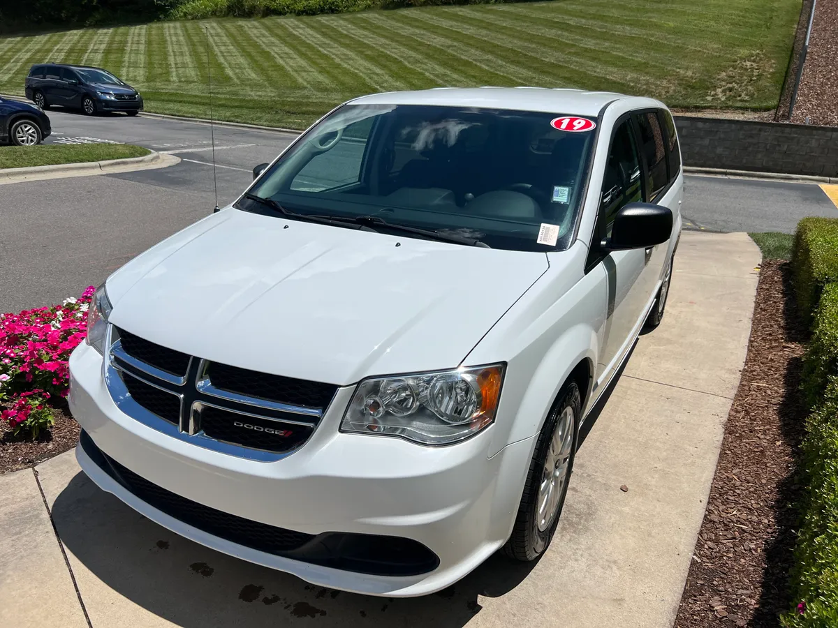 2019 Dodge Grand Caravan SE thumbnail 6