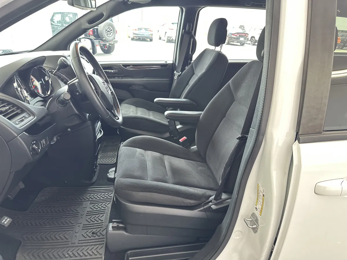 2019 Dodge Grand Caravan SE Plus thumbnail 15